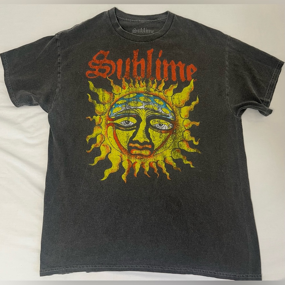Sublime Sun Face Graphic Tee (Medium)